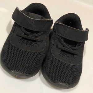 Infant Girls Black Nike Sneakers